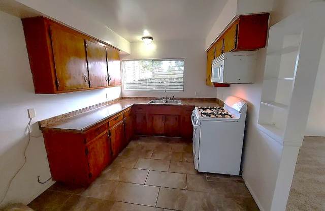 137 South Topanga Drive