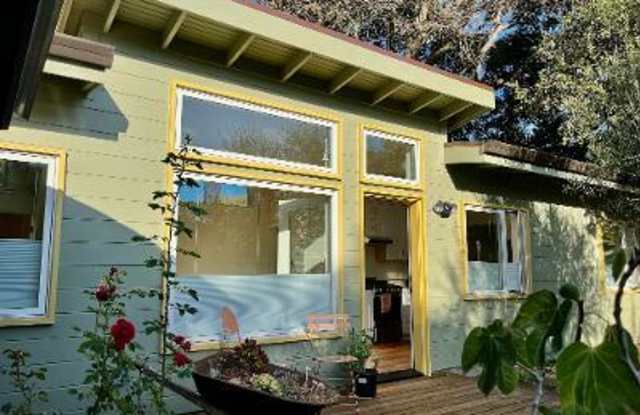 Photo of 1525 Ada Street