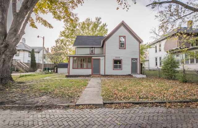 5 Bedrooms, 2 Bathrooms - Near Drake