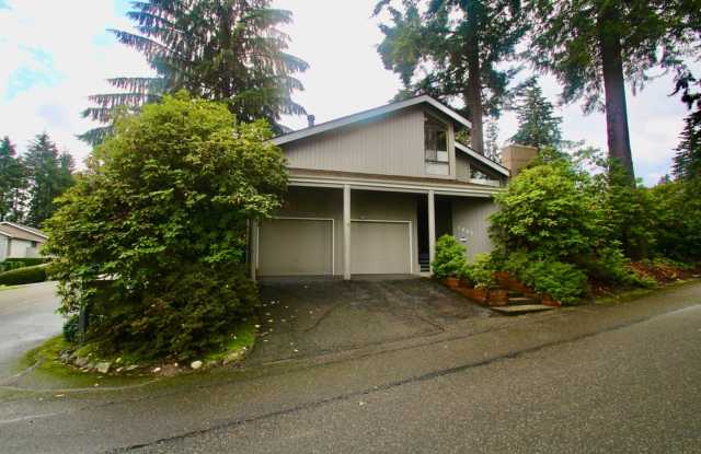 Discover Your Dream Home in Bellevue Minutes from Lake Sammamish!
