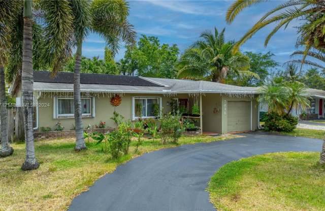 2031 NW 32nd St