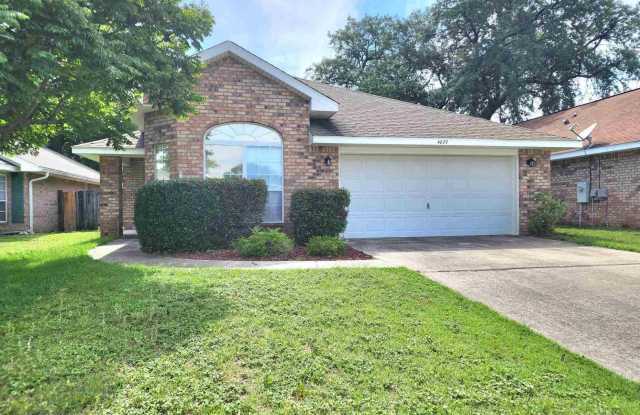 4877 Genevive Ct