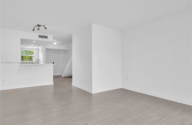 9373 Fontainebleau Boulevard