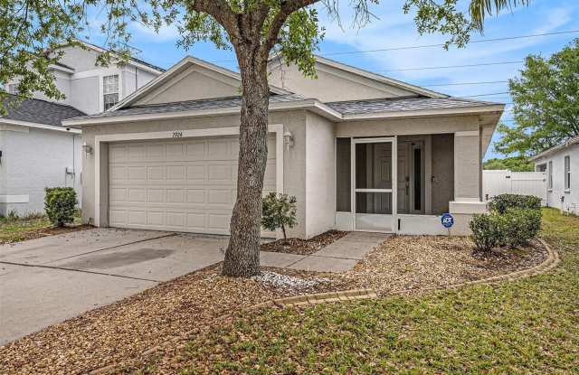 7924 CARRIAGE POINTE DRIVE