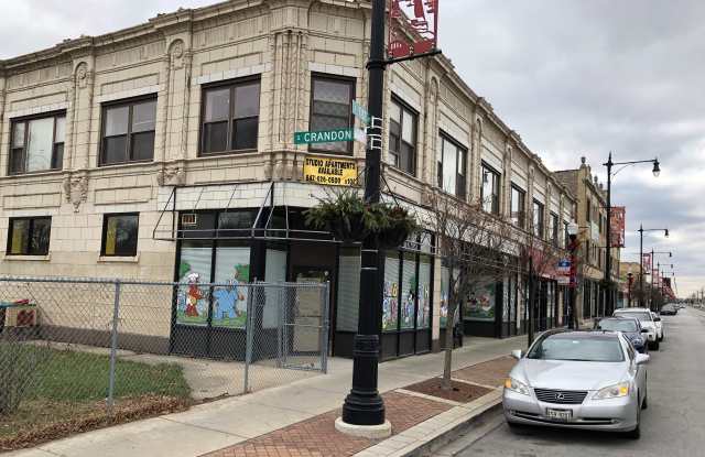 Photo of 7104 S Crandon Ave.