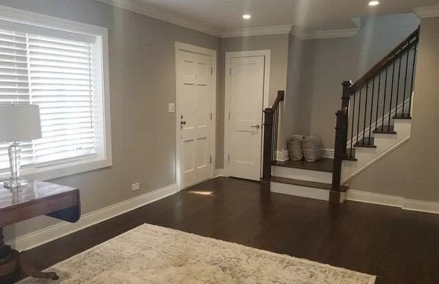 107 E Clarendon Street