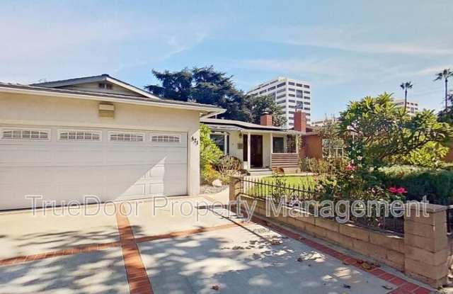 471 S Bedford Rd