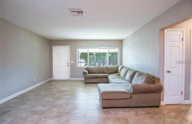 2074 GREENBRIAR BOULEVARD