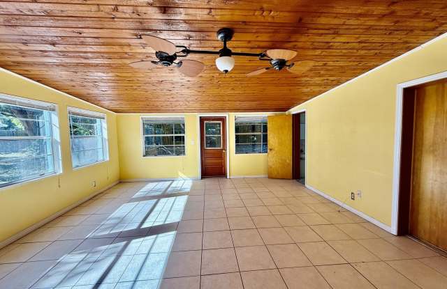 1050 NE Wright Avenue