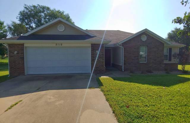 ***2112 Ford Street***