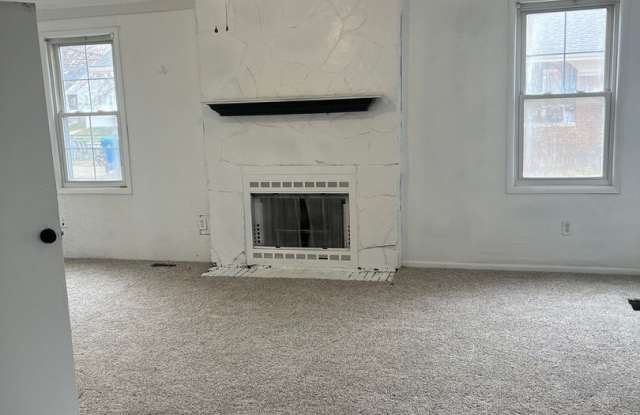 3 bedroom, 2 bath in Harvard Park.