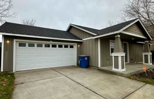 Photo of Beautiful 3 Bedroom Home in SW Redmond! 3332 SW Metolius Meadow