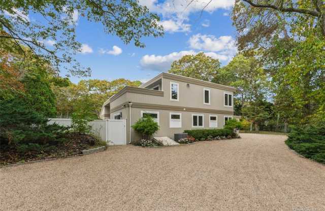 Photo of 14 Woodland Lane