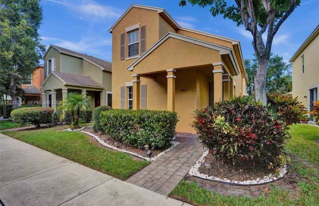 Photo of 2057 SE Avon Park Dr