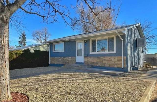 2940 Lancaster Dr - 2940 Lancaster Drive, Pueblo, CO 81005