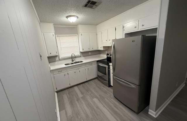 6160 Hinchcliff Rd, Montgomery, AL 36117