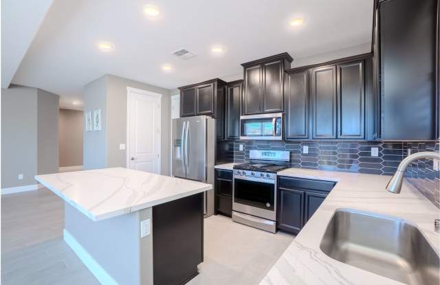 Fully furnished 3 bedroom / 3 bathroom plus an office.