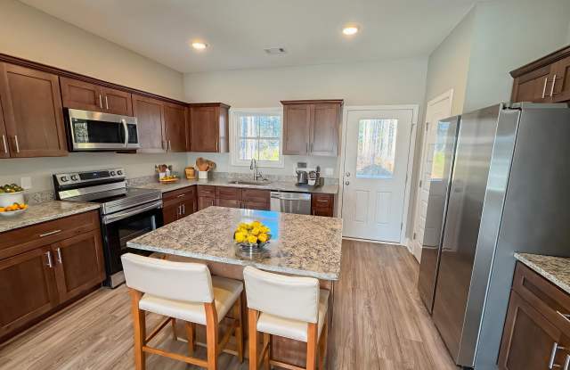 5007 Cypress Lake Road