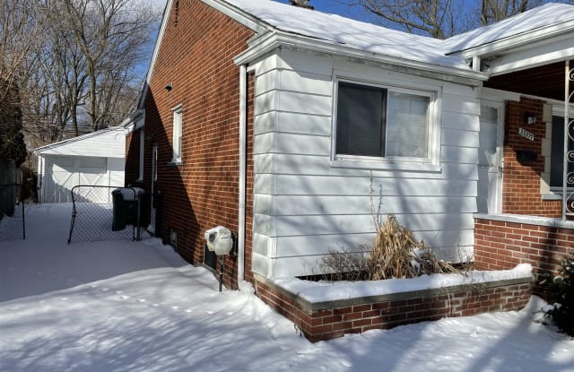 22377 Beechwood Ave - 22377 Beechwood Avenue, Eastpointe, MI 48021