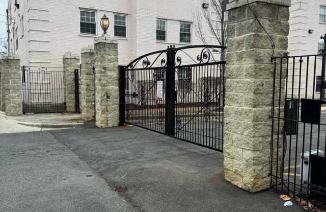 Gated Community! One Bedroom W/Parking Included! Washer/Dryer In Unit!