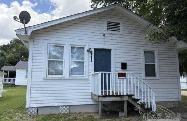 2709 N Davis Hwy