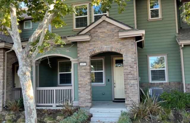 Livermore 3BD/2.5BA Townhouse in Great Neighborhood!