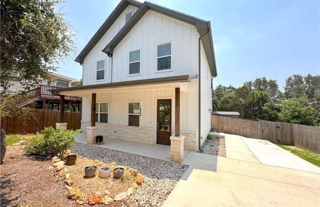 1608 Skyline Hills