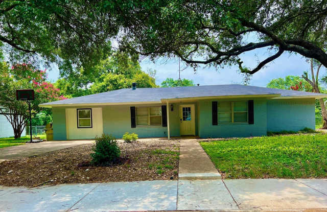 1519 Northwood Dr