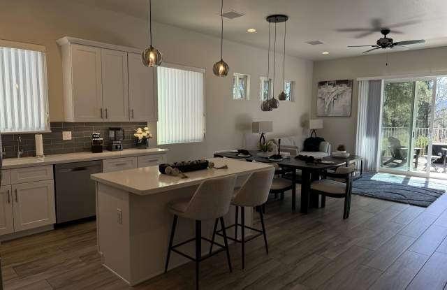 2007 E RAINBOW Trail