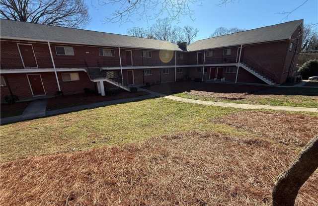 1608 W Northwest Boulevard