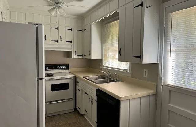 2BR Home in Prime Hillsboro/West End Location – $1,500/Month | Pet Friendly