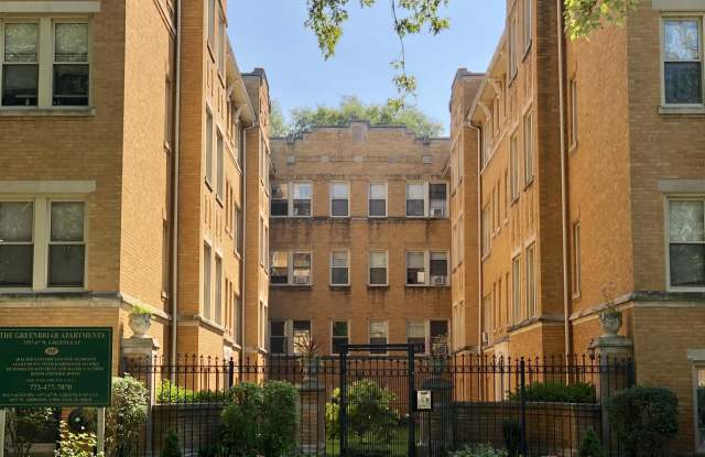 1359 W. Greenleaf #2D