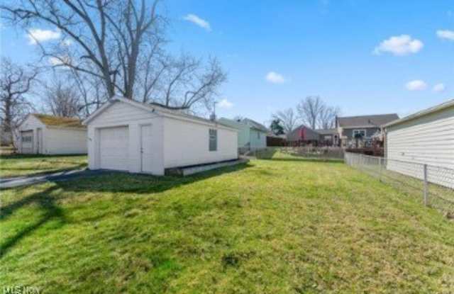 1553 Bancroft Avenue