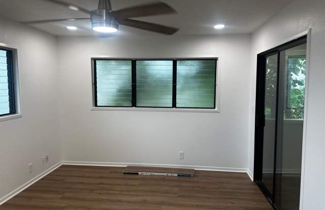 2 bedroom 1 bath Cottage in the Aliamanu/Salt Lake area