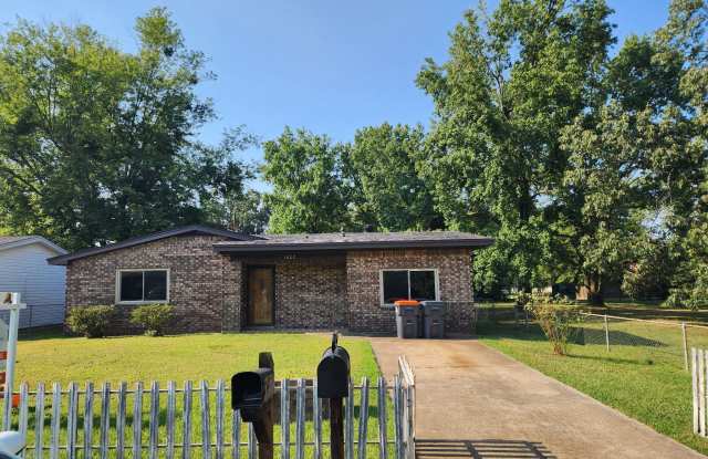 Photo of 1002 East F Street