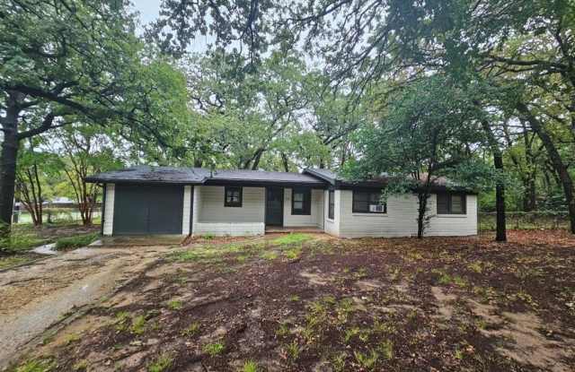 Photo of 920 Red Bud Drive