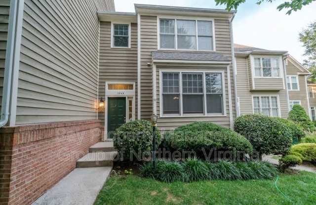 1249 WEATHERSTONE COURT - 1249 Weatherstone Court, Reston, VA 20194