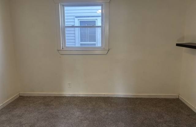 527 9th Street Southwest - Lower