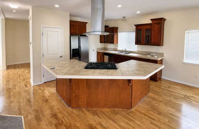 Spacious 4-Bedroom Home with Modern Comforts in Spanaway, WA