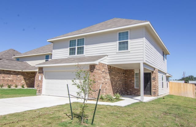 1145 Crossing Drive - 1145 Clark Boulevard, Laredo, TX 78040