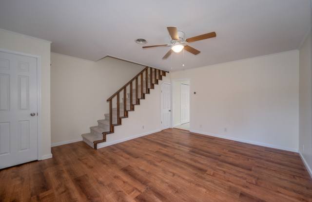 72 Greenville Highway - 1