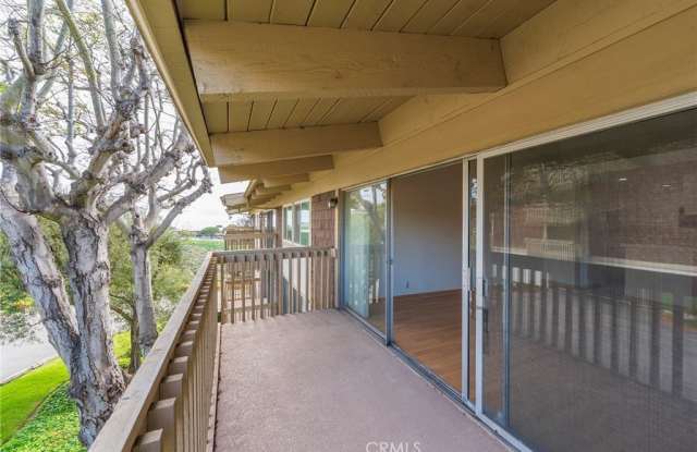 6542 Ocean Crest Drive