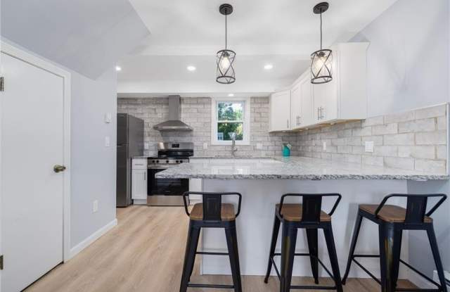 152 Tuckerman Avenue unit: 10