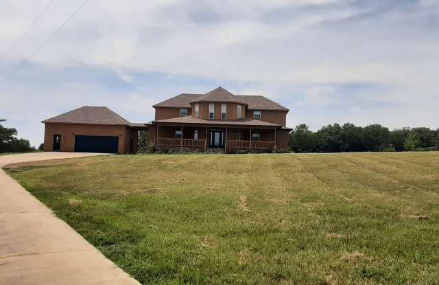 Photo of 4/3.5, 3300 sq, ~10 ac. Home for Lease @ 30 Caudill Rd., Enola AR ($2850)