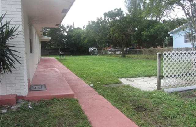 6110 SW 41st Ct - 6110 Southwest 41st Court, Davie, FL 33314