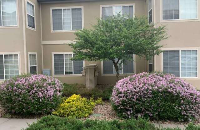 Photo of AWESOME 2-BEDROOM CONDO INCL. GARAGE, SWIMMING POOL, WASHER  DRYER!