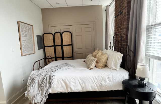 201 East Lafayette Street - 2E