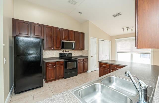 2709 LUCAS LAKES LANE