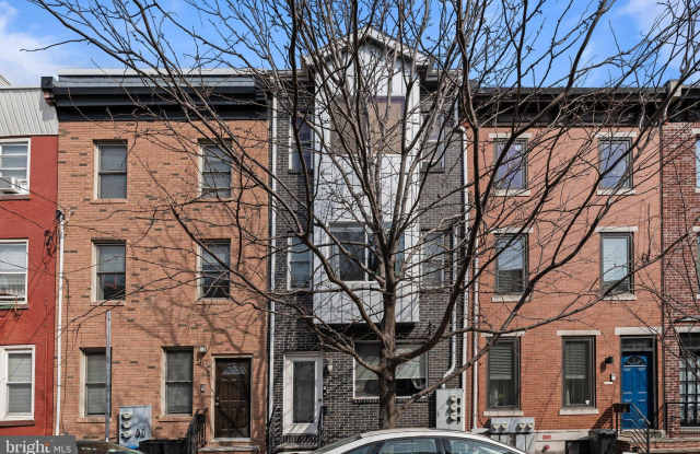 2115 CARPENTER Street unit: 1