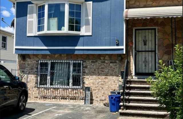 Photo of 5 CHOPIN CT